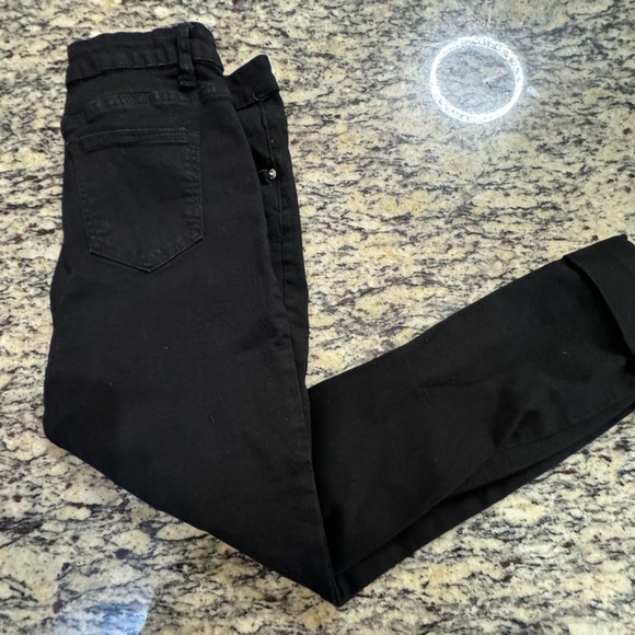 Black distressed - Picture 2 of 4